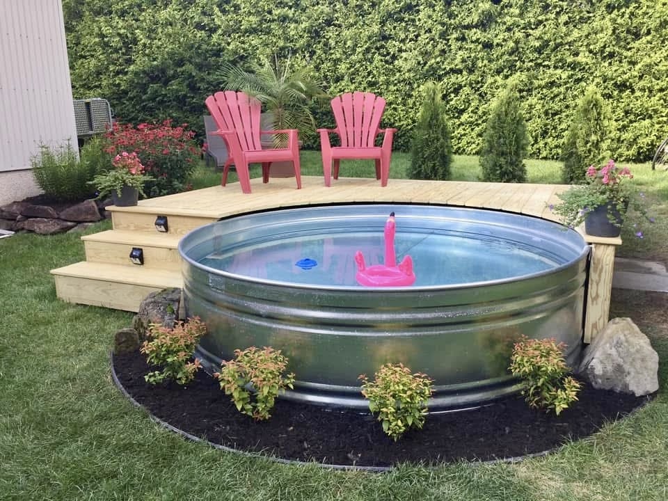 Mini piscine sur terrasse au Québec